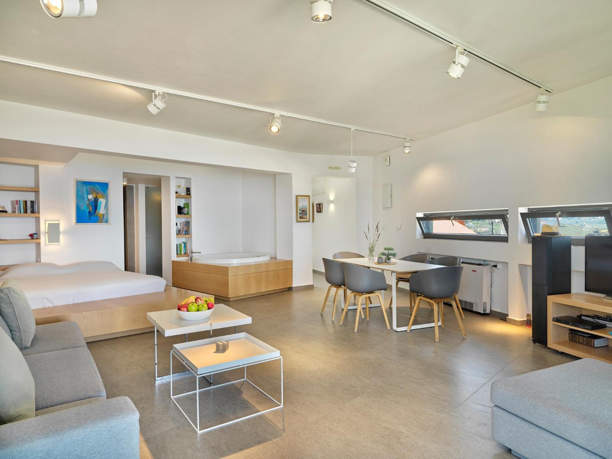 Alectrona Living Crete, Rocsea Luxury Apartment Платаньяс Экстерьер фото